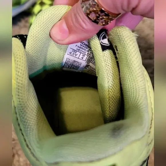 UnderArmour Football Cleats - Picture 6 of 6